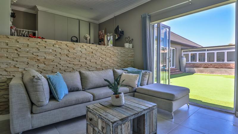 5 Bedroom Property for Sale in Num Num Cape Estate Western Cape